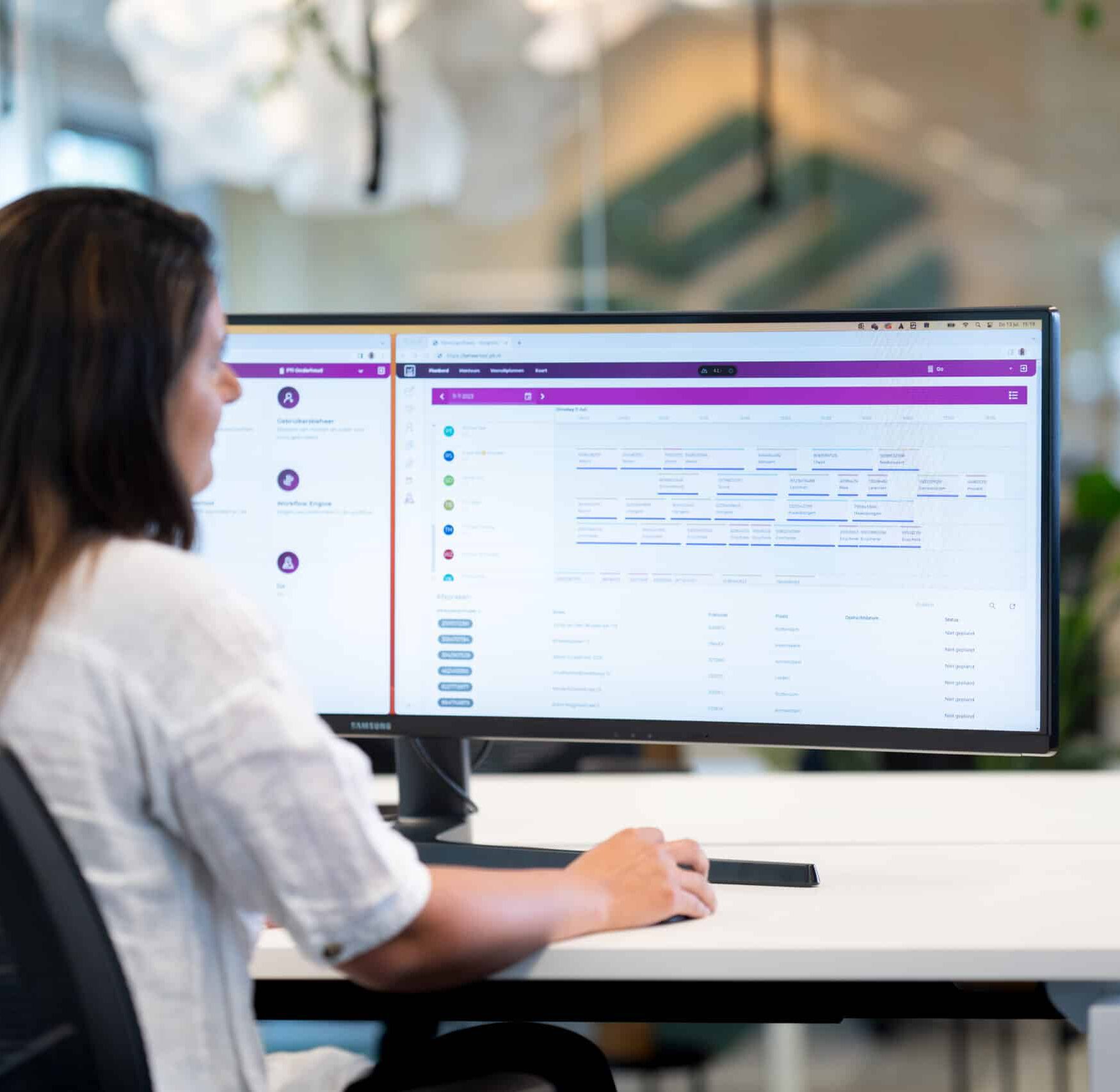 vrouw achter plannings software