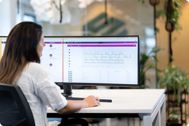 Vrouw achter pti palnningssoftware